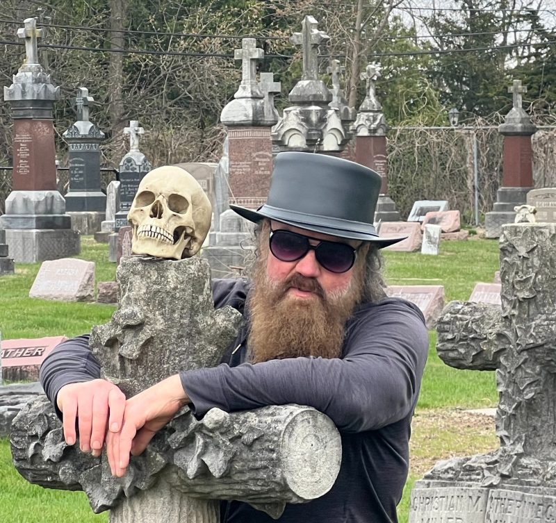 Rituels sonores et chaos sacré : Rosetta West s’élève des cendres avec « God of the Dead »
