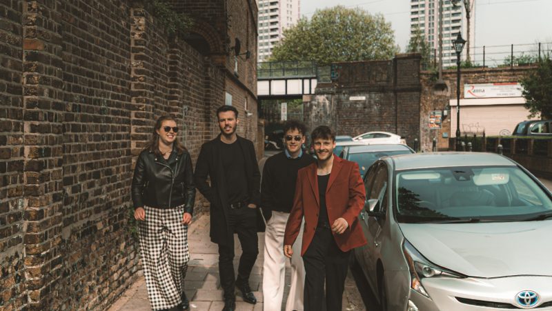 Wild Horse – “Overthinking” : le cœur en cavale, la tête en feu