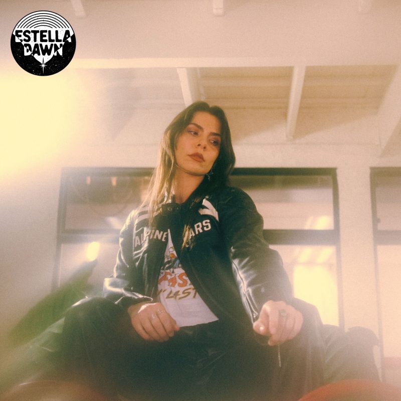 Estella Dawn lâche “I Like It Rough” : une claque pop sombre et pleine de défi