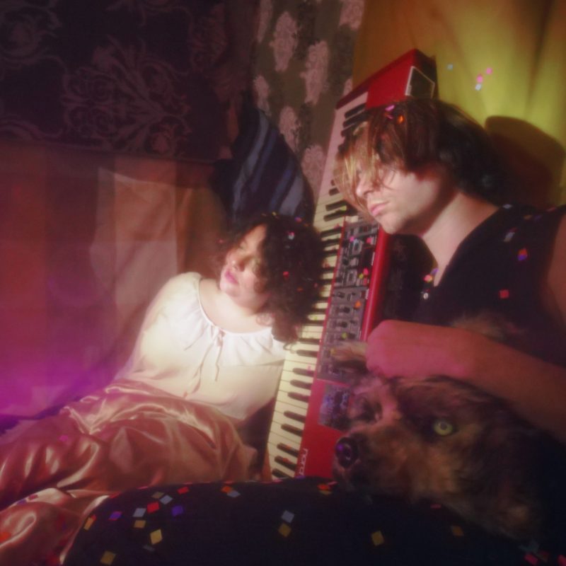Nata hypnotise avec « Wake Me Up », une plongée onirique dans l’infrapop