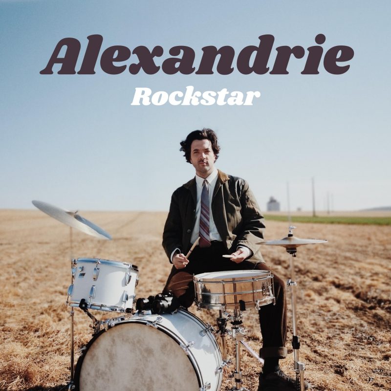 Alexandrie transforme le drame en hymne pop avec « Rockstar »