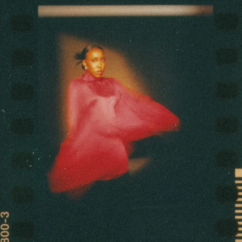 « What We Do » : Ego Ella May signe une néo-soul vibrante et envoûtante