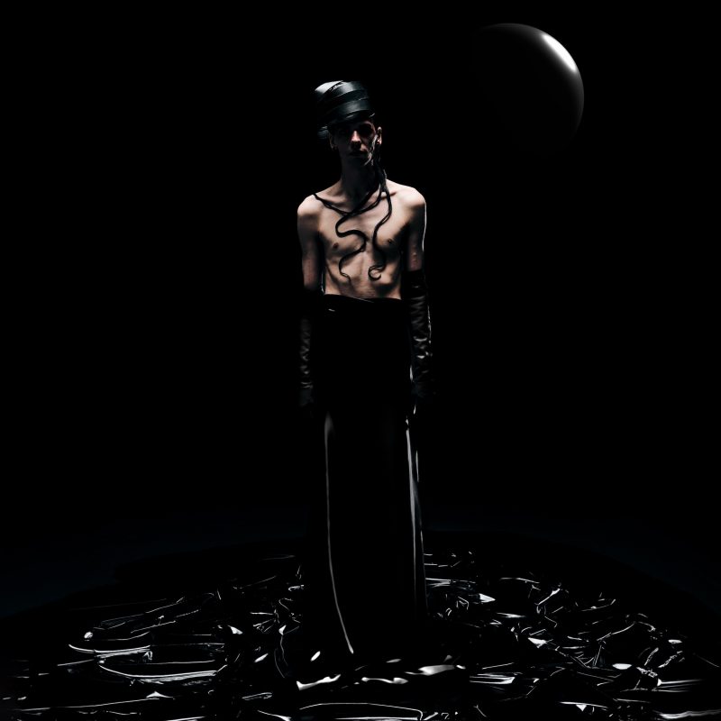 Jon Darc, l’ombre et la lumière dans “MORAST”