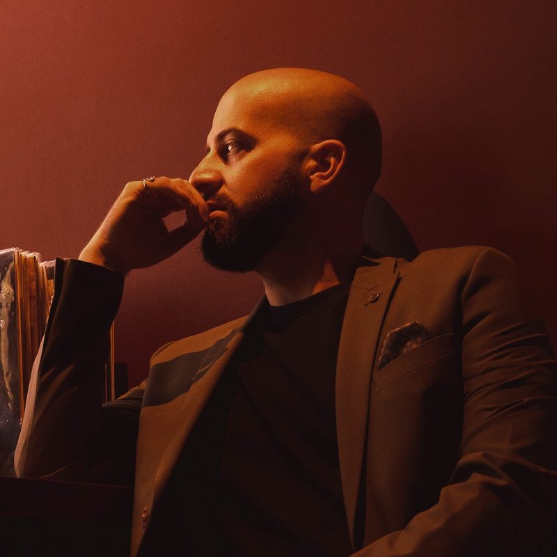 Philip La Rosa fait échec et mat avec “Checkmate”
