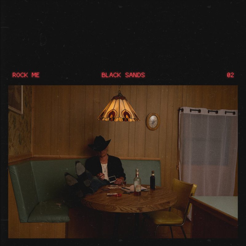 Black Sands dévoile « Rock Me » : un hymne pop-country effréné à la jeunesse