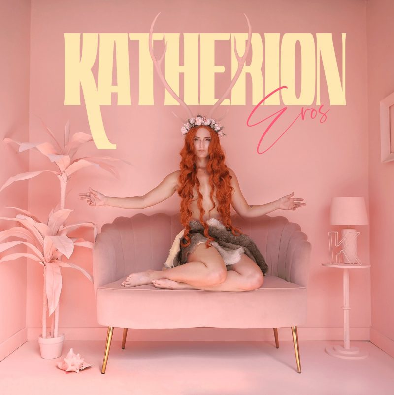 « Meant to Be » : Katherion chante l’élan et l’incertitude d’un nouveau souffle amoureux