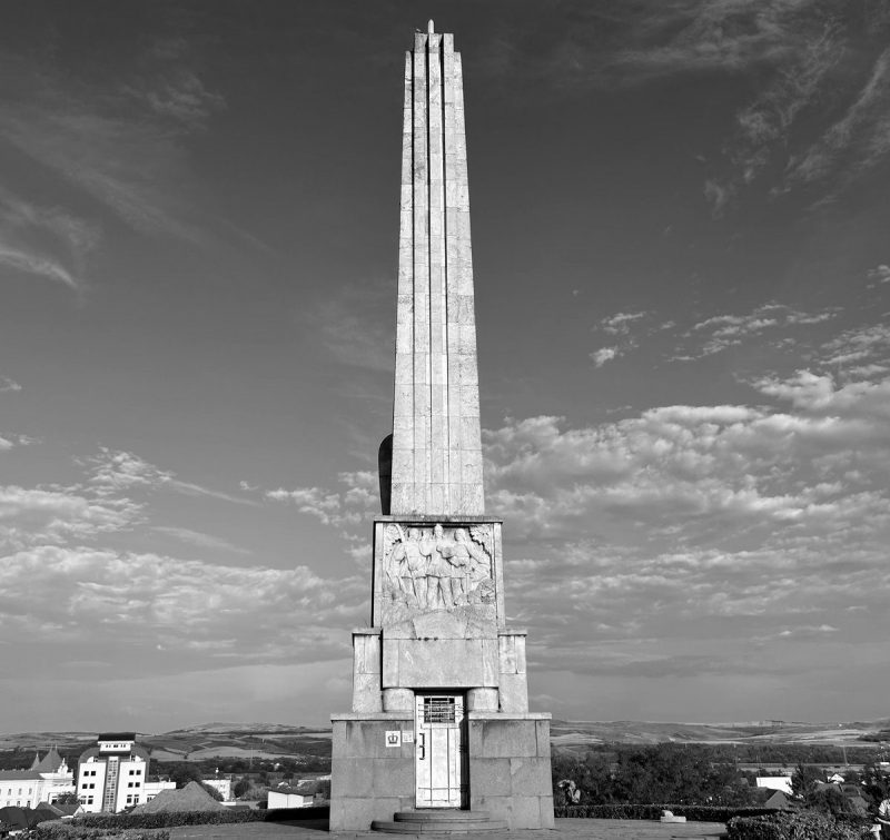 Belling The Tiger explore l’intime et l’universel avec son EP « Listen »