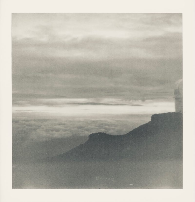 D. West : sous la montagne, la résonance du sacré