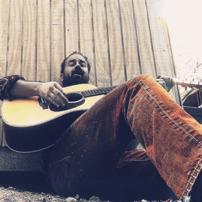 “Midnight Mosey”, le pèlerinage intérieur de Jonivan Jones