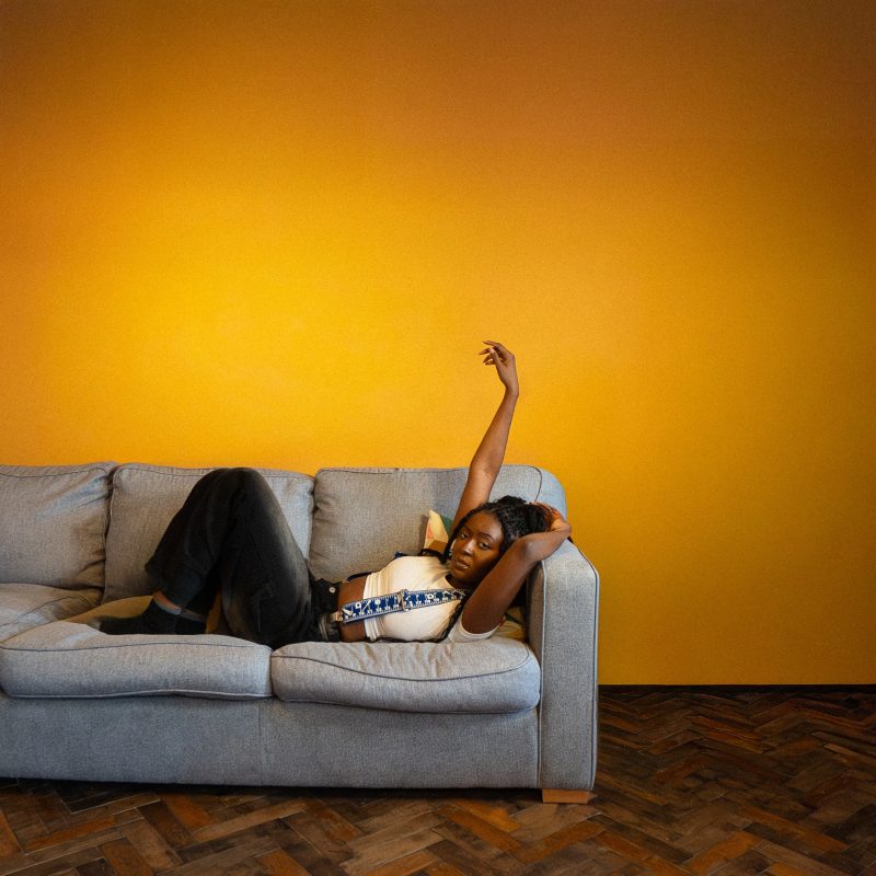 Moniah – « What If I Cry About It » : le courage de ressentir