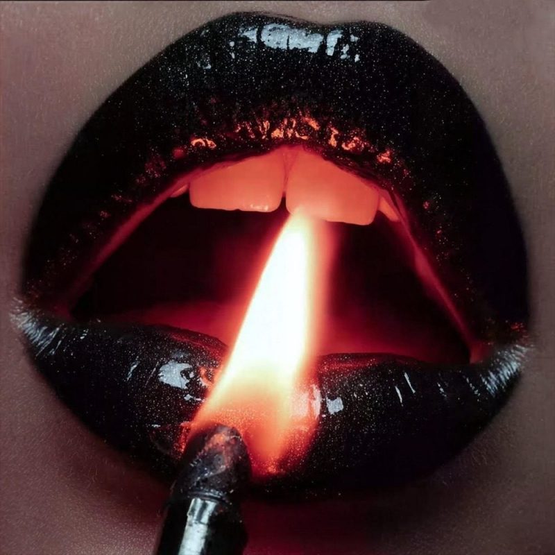 « SICK SICK SICK » : quand Stitched Up Heart, Lauren Babic et Eyes Set To Kill plongent dans l’addiction