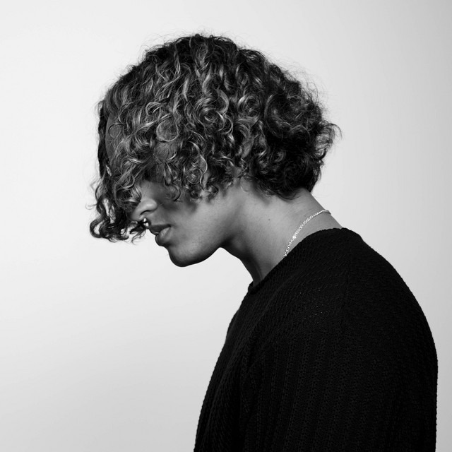 Brando fait vibrer la nostalgie avec « When You Stay »