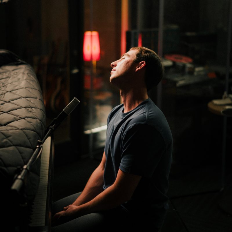 Jonathan Alexander — « Birthmark Galaxy » : un rêve cosmique intimiste