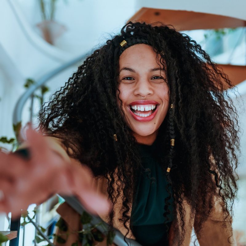 Lady Nade dévoile « One Of Us », un hymne à la libération émotionnelle