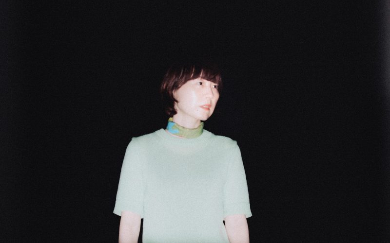 Mari Korogi éclaire la nuit avec « Road of the Star »