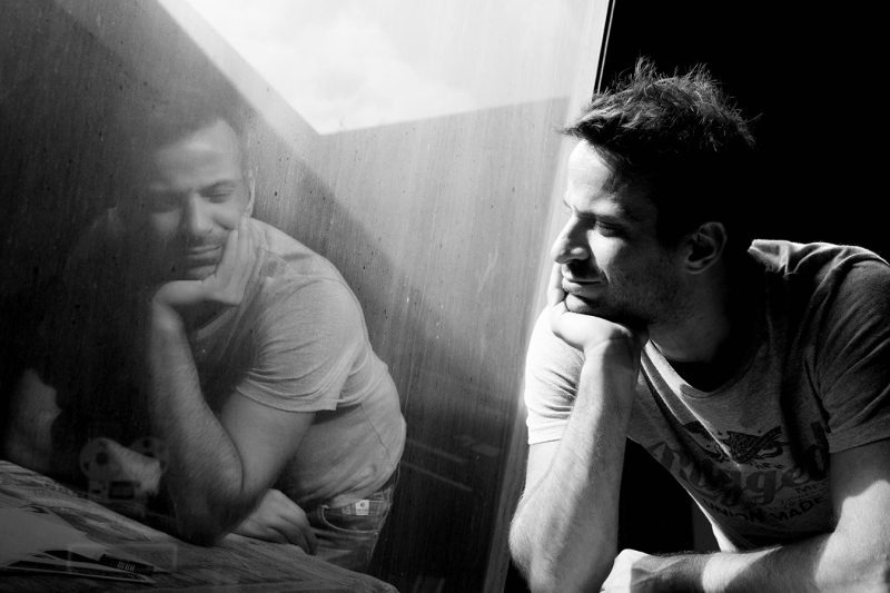 Richard Green et « Fake Moments » : quand l’intime se fait mélodie