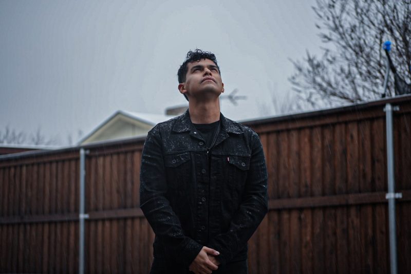 « Lost » : 10 questions pour plonger dans l’univers intime et tourmenté de Jake Vera