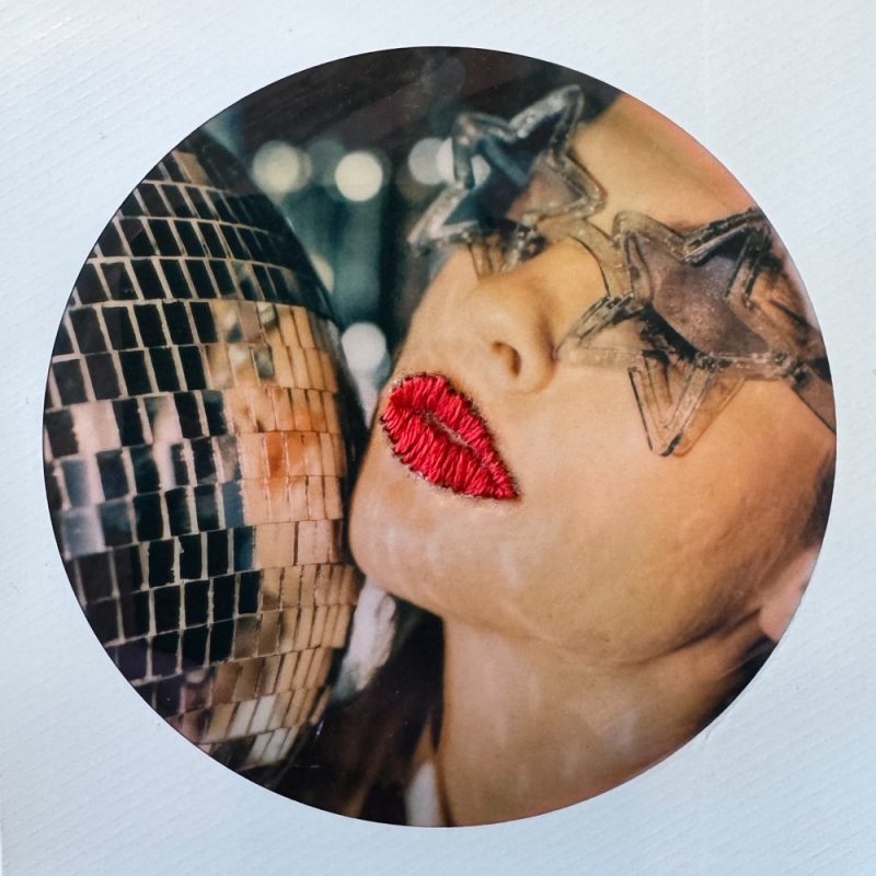 Mindy Gledhill : la jeunesse libérée de « Paint Your Lips Red »