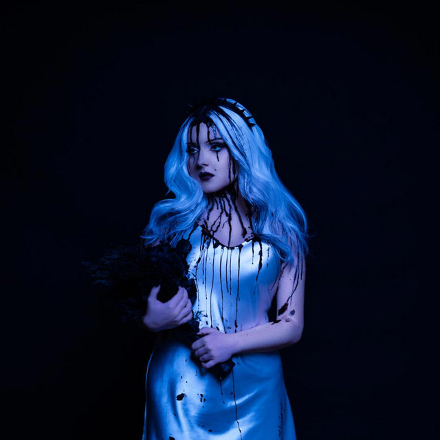 Avec « Is That Blood ? », Sara Diana transforme l’amour secret en fantasme obscur