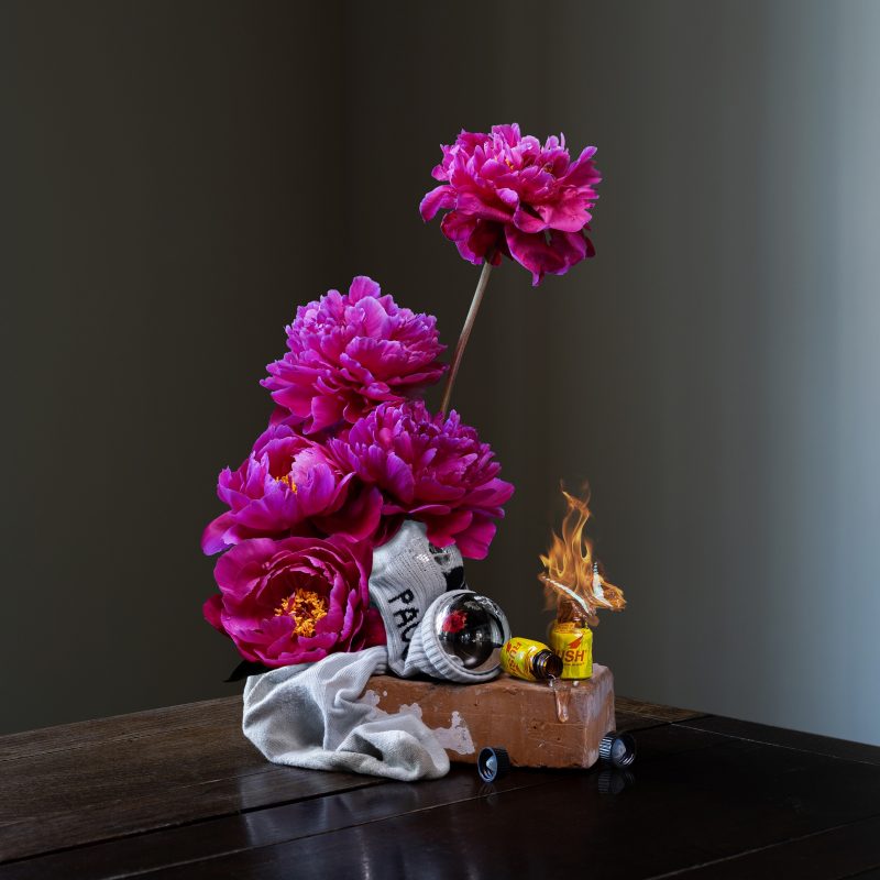 Sebastian Clarin explore le fardeau des cercles avec une pop électro envoûtante