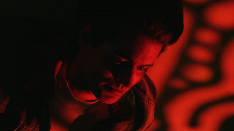 Alwyn Morrison : voyage nocturne et électropop avec « Lenox Hill (Stefan Storm Remix) »