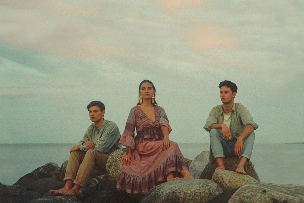 « Haydi Gidelim » : AySay ravive la fièvre anatolienne avec une élégance mélancolique