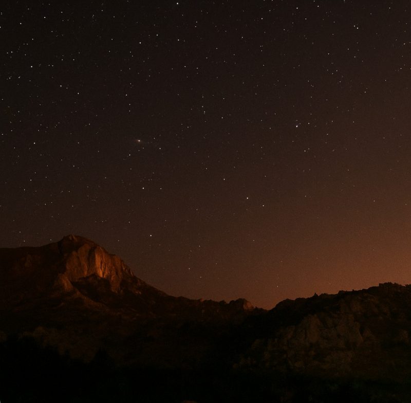 Cosmic Madness hurle l’angoisse de l’existence avec « Love in an Existential Crux »