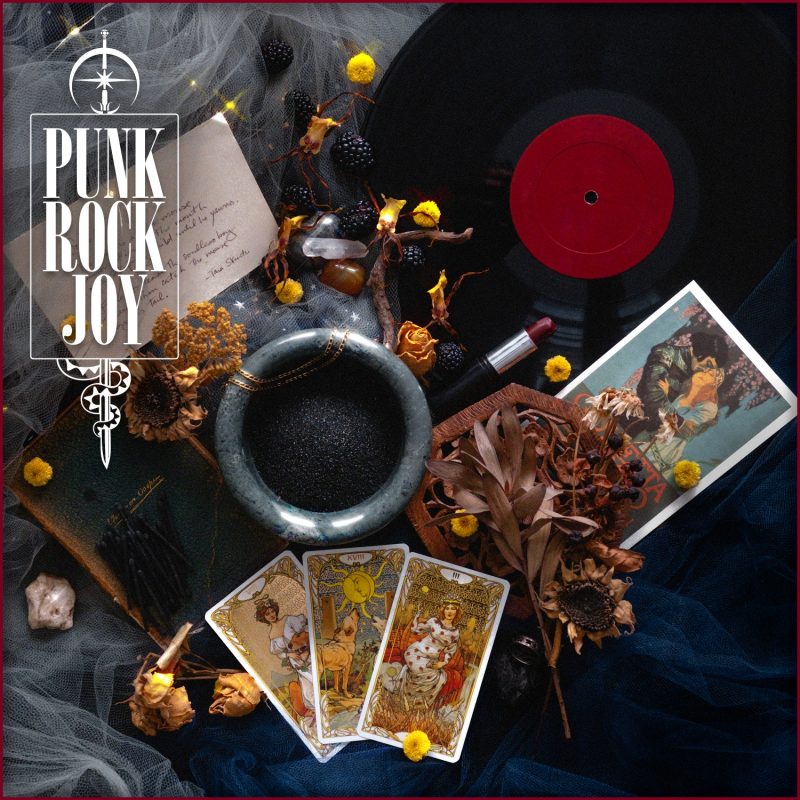 Jessye DeSilva fait flamboyer la joie queer avec “Punk Rock Joy”