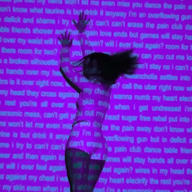 “Sugar Free Rebel” : maniia transforme la rupture en fièvre électro