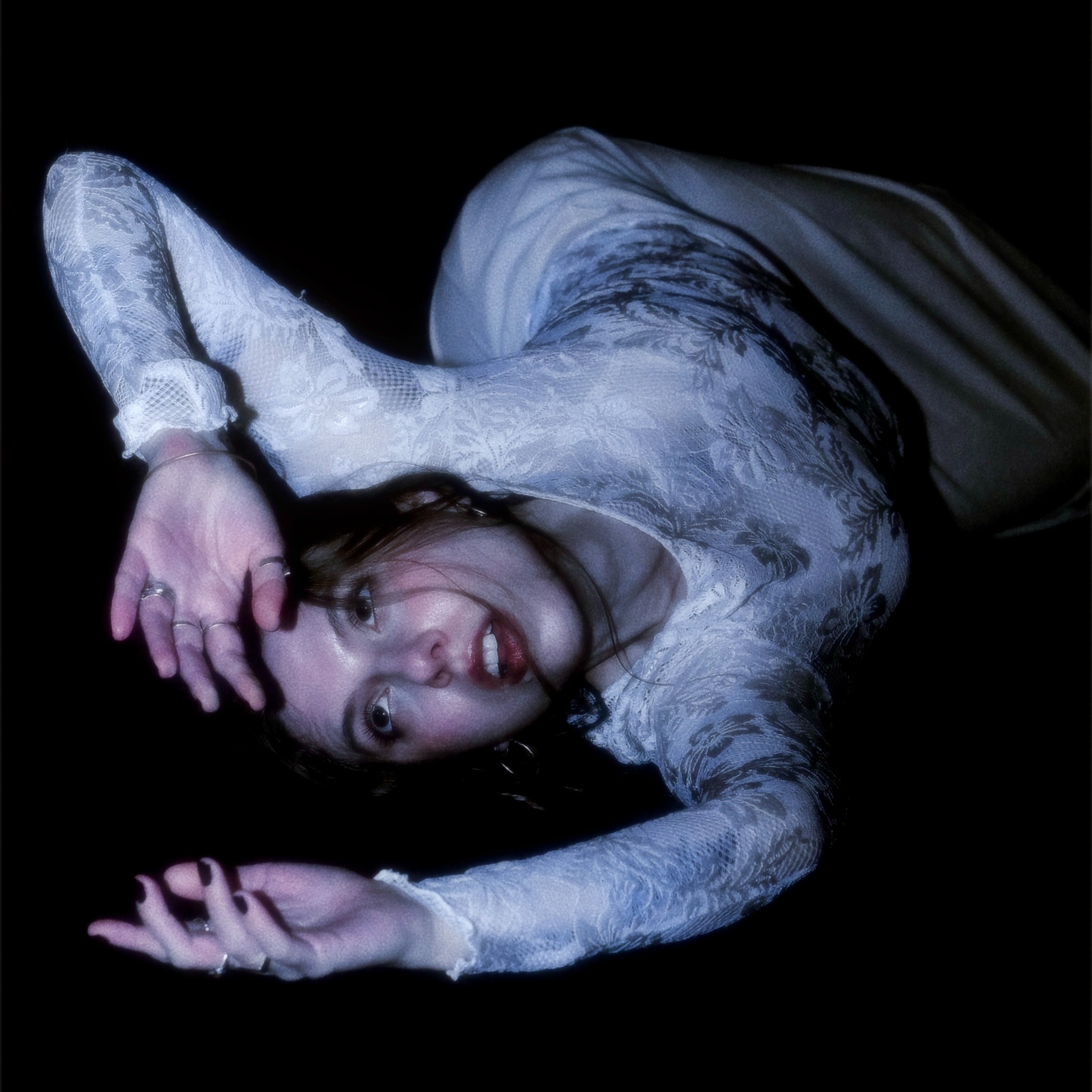 Anastasia Vol, l’art de percer les illusions avec « On Disillusionment «