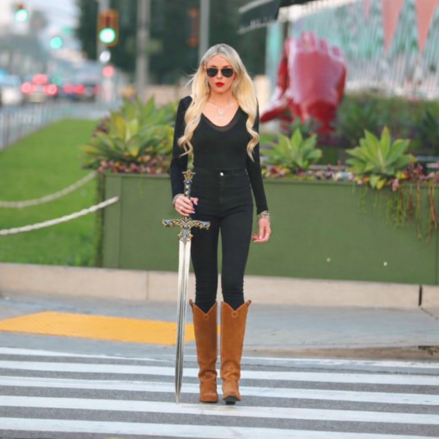 Firerose : Le cri de délivrance d’une survivante avec « Do Not Be Afraid »