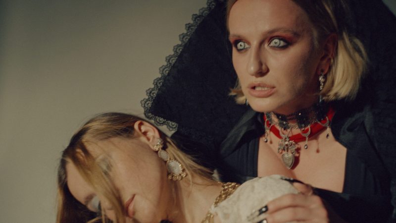 Kaia Fincher : L&rsquo;ensorcelante fable queer de « Take My Love »