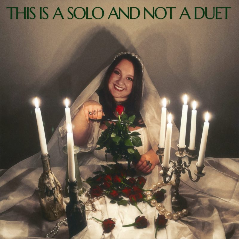 Nadia Maria : L’envol solitaire d’une voix d’or avec l&rsquo;EP « This Is A Solo And Not A Duet »