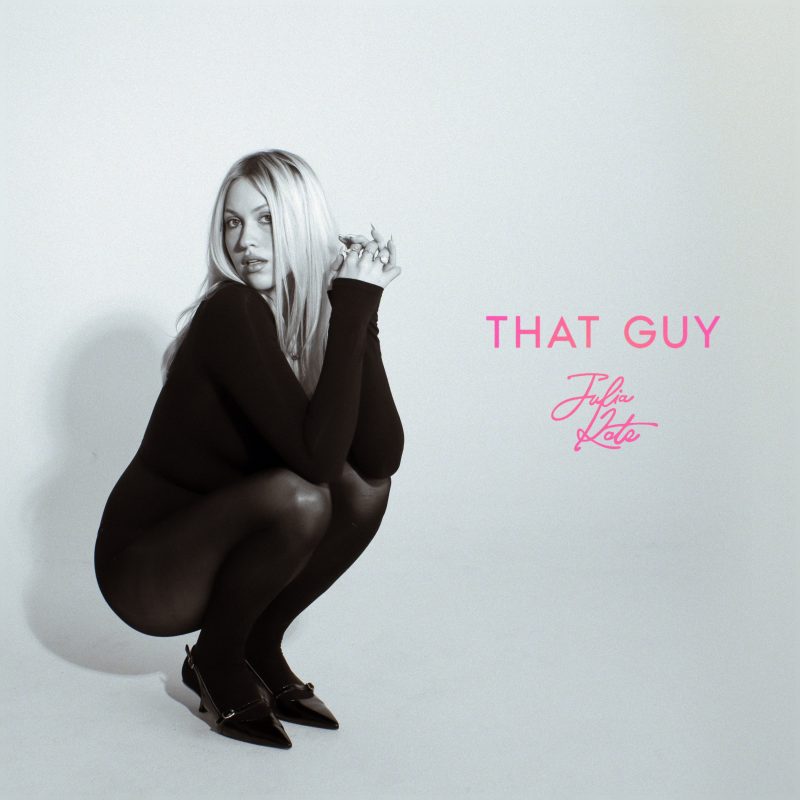 Julia Kate : Le vertige de l’habitude avec « that guy »