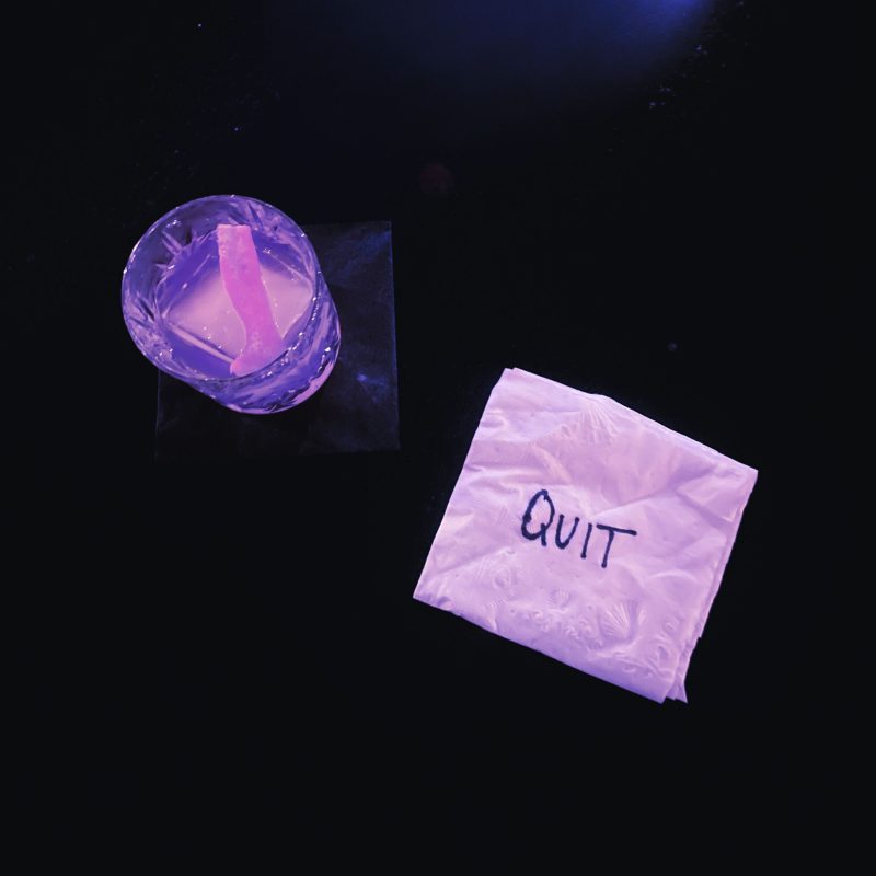 Kelsey Olivia : L’ivresse toxique de « Quit »