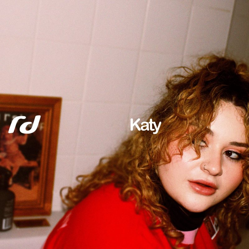 L’Effet « Katy » : L’Hymne au Chaos Signé Royal Drue