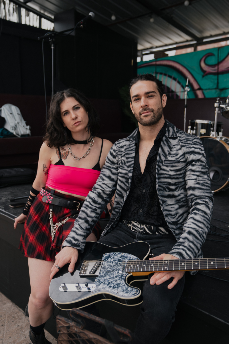 Coup de foudre et chaos rock à New York avec la chanson “I Wanna Fuck My Roommate” de Ivy and the Poison