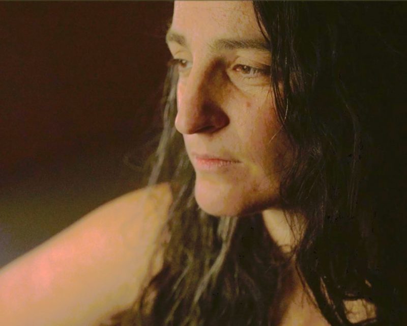 Orit Shimoni : la sobriété comme cri du cœur avec « Over »