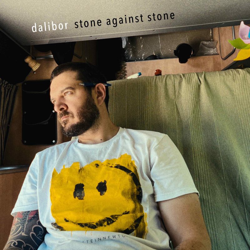 L&rsquo;écorché vif : quand Dalibor fait résonner la pierre avec « stone against stone »
