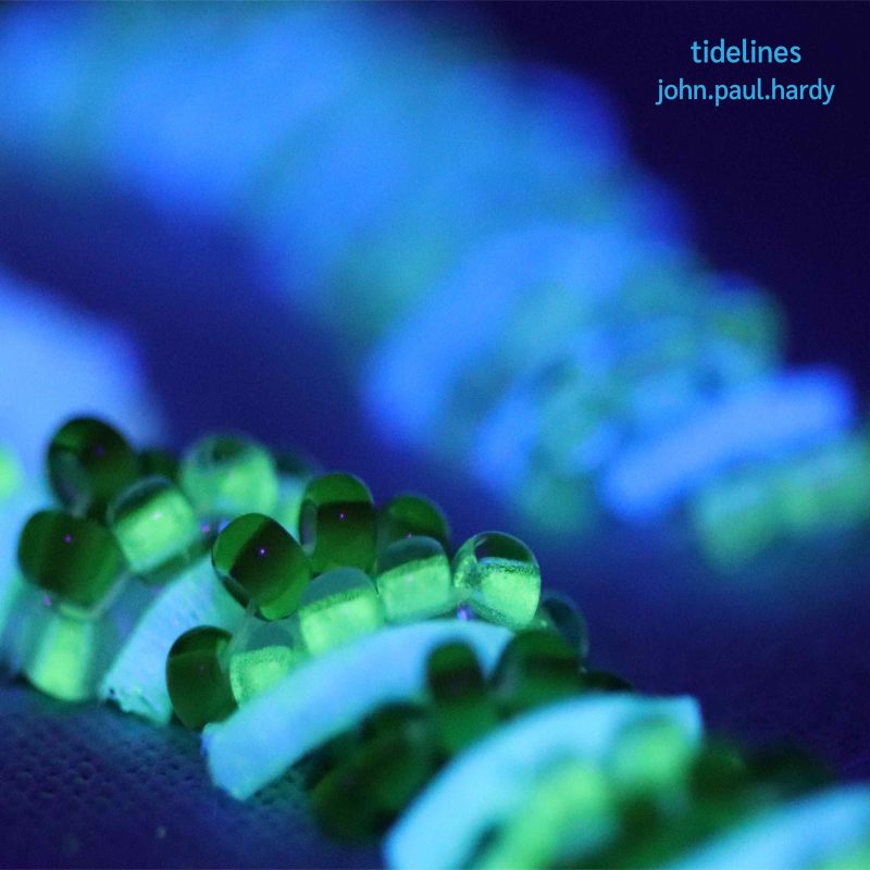 « Tidelines » de John Paul Hardy : l&rsquo;odyssée atmosphérique entre ombres et lumières